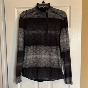 Lululemon Velocity men’s black and gray quarter zip pull over size medium